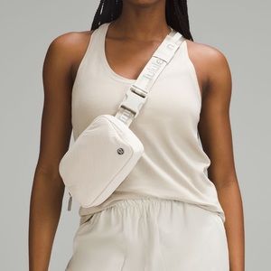 Lululemon Everywhere Belt Bag